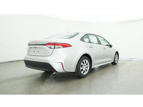 Used 2025 Toyota Corolla LE FWD image 29