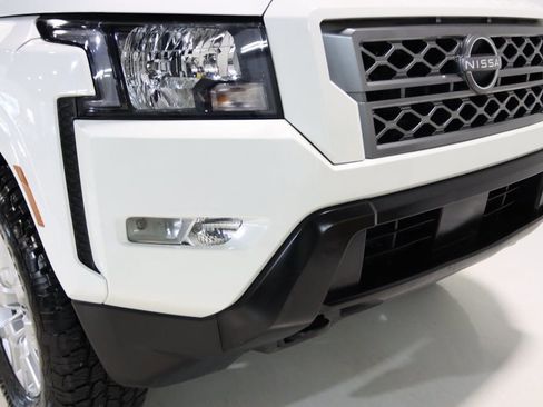 Used 2022 Nissan Frontier SV image 24