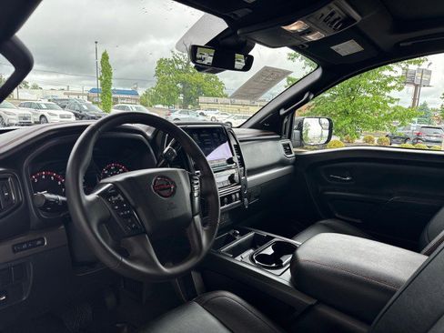 Used 2024 Nissan Titan PRO-4X w/ Pro-4x Convenience Package AWD/4WD image 11