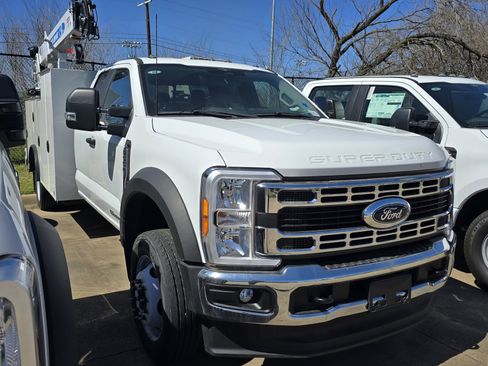 New 2023 Ford F550 4x4 SuperCab Super Duty image 1