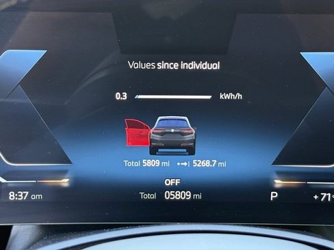 Used 2025 BMW iX xDrive50 w/ Sport Package image 24