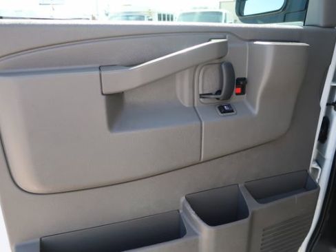 Used 2021 Chevrolet Express 2500 Extended w/ Enhanced Convenience Package image 9