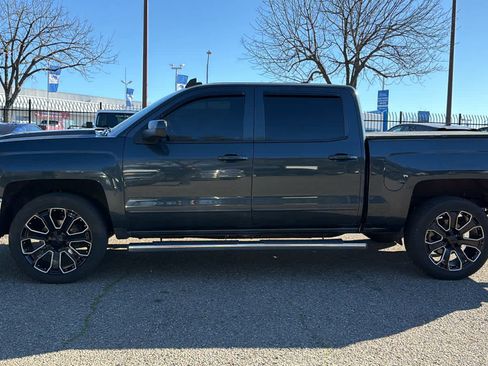 Used 2018 Chevrolet Silverado 1500 LT w/ LT Eassist Package image 8