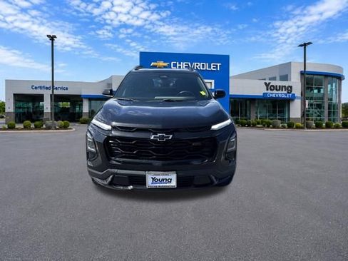 Used 2025 Chevrolet Equinox RS AWD/4WD image 2