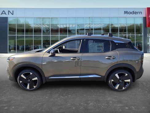 New 2026 Nissan Kicks SR w/ Cold Weather Package image 7