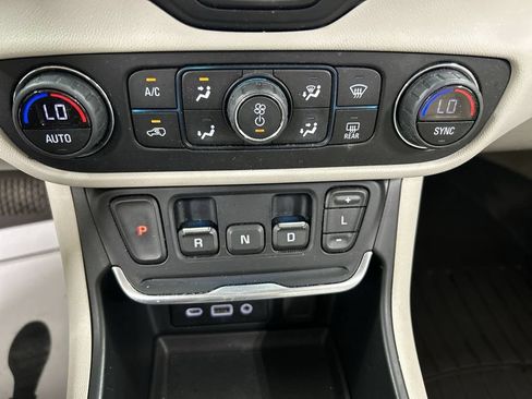 Used 2019 GMC Terrain Denali w/ Advanced Safety Package AWD/4WD image 16