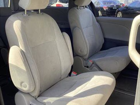 Used 2019 Toyota Sienna L image 22