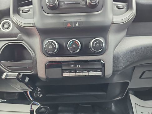 Used 2022 RAM 2500 Tradesman w/ Chrome Appearance Group AWD/4WD image 24