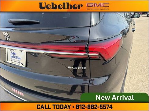 Used 2025 Buick Enclave Preferred image 9