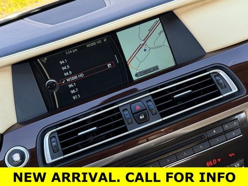 Used 2011 BMW 750Li w/ Luxury Rear Seating Pkg image 27