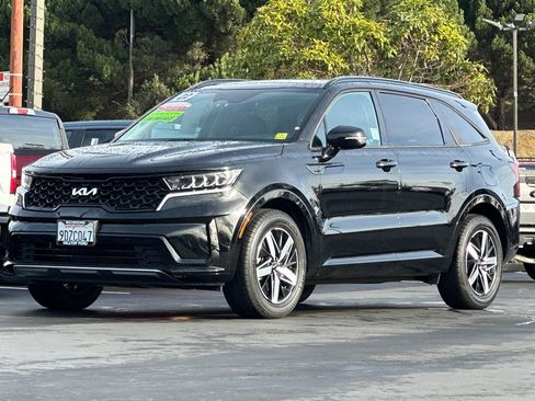 Certified 2022 Kia Sorento S w/ Panoramic Sunroof Package image 11