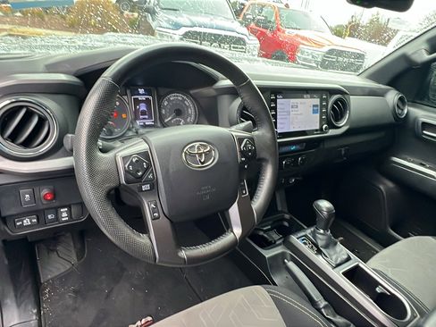 Used 2022 Toyota Tacoma TRD Sport image 24