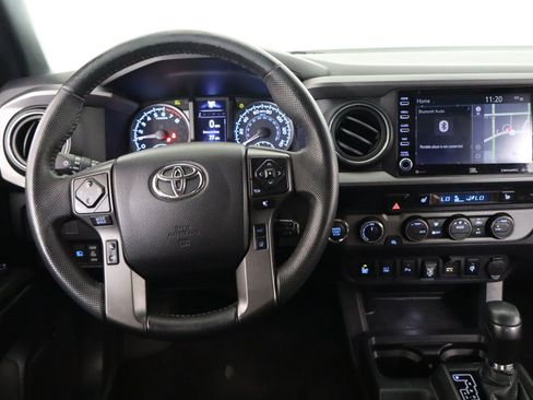 Used 2021 Toyota Tacoma TRD Off-Road w/ TRD Premium Off Road Package AWD/4WD image 17