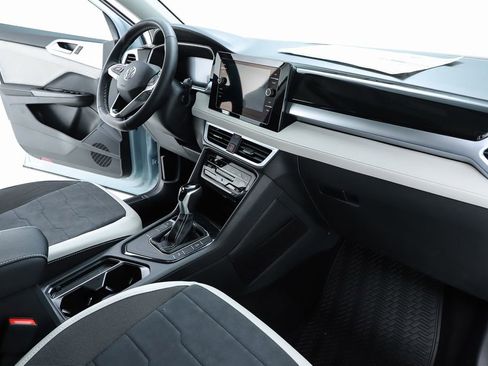 New 2026 Volkswagen Taos SE FWD image 68