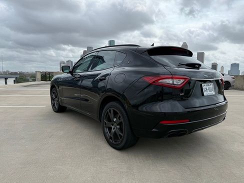 Used 2020 Maserati Levante AWD/4WD image 3