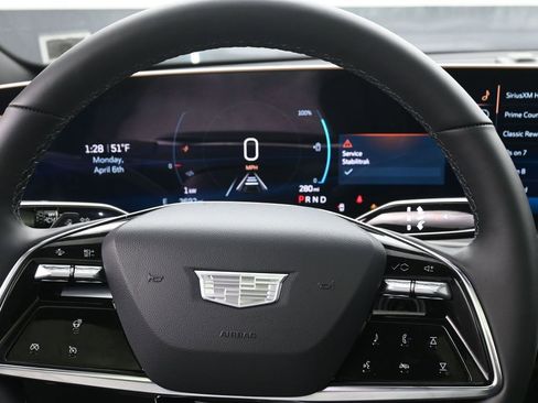 Used 2025 Cadillac Lyriq Luxury image 9