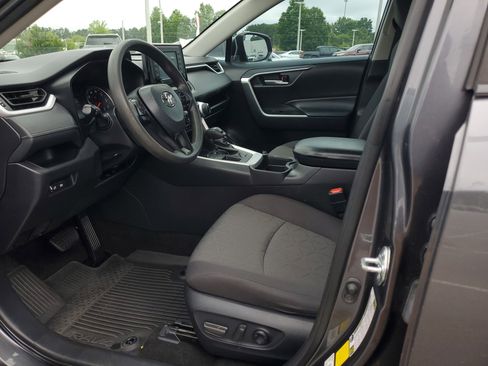 Used 2021 Toyota RAV4 XLE FWD image 16