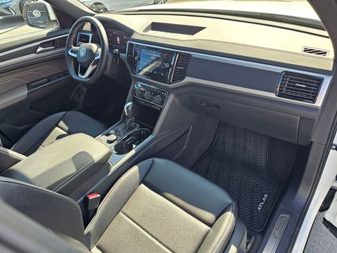 Certified 2023 Volkswagen Atlas Cross Sport SEL image 15