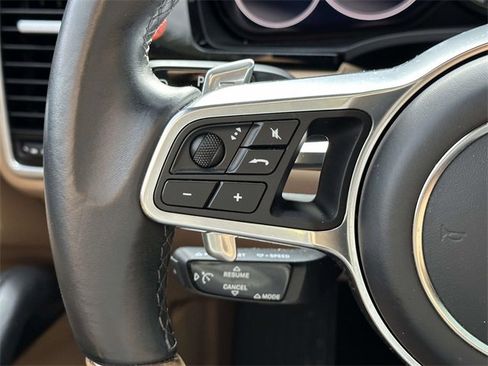 Used 2019 Porsche Cayenne E-Hybrid image 27