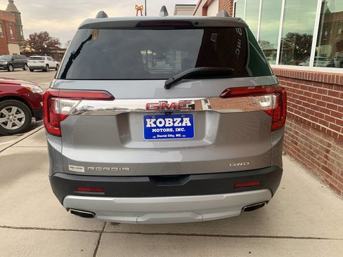 Used 2023 GMC Acadia SLE w/ Driver Convenience Package image 8