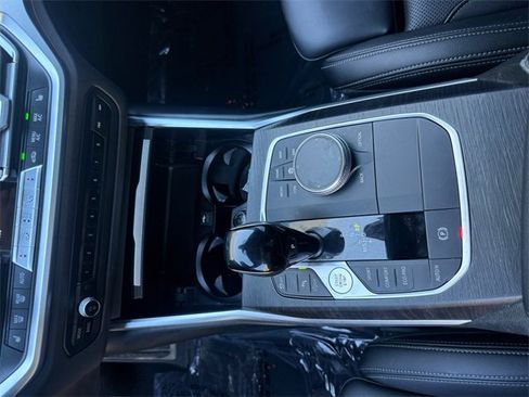 Used 2022 BMW 330i xDrive Sedan w/ M Sport Package image 21