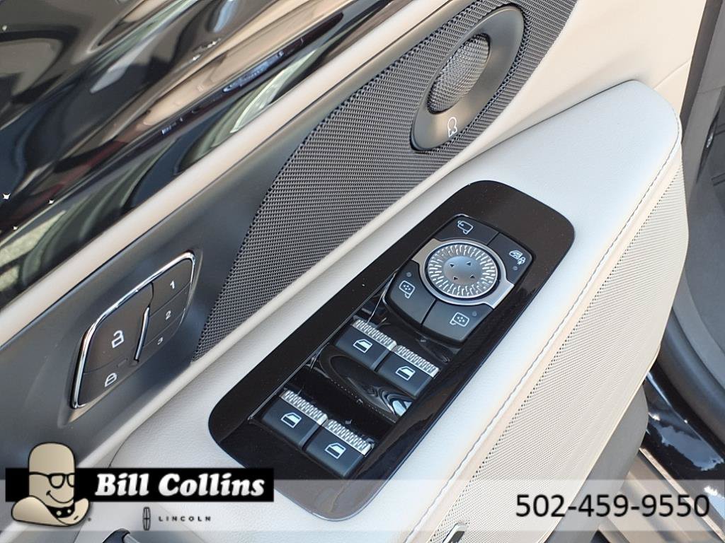 New 2025 Lincoln Nautilus Reserve w/ Jet Appearance Package AWD/4WD image 15