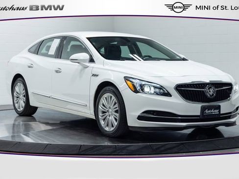 Used 2018 Buick LaCrosse Essence FWD image 1