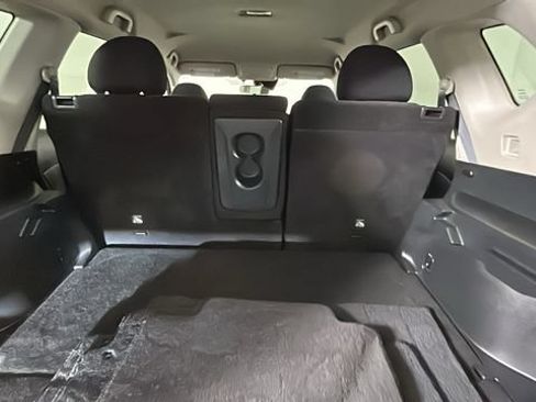Used 2019 Nissan Rogue SV FWD image 28