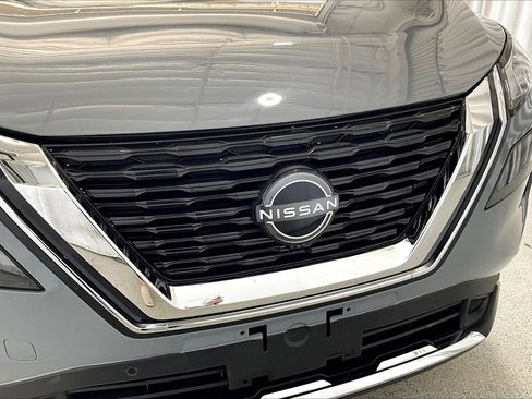 Used 2023 Nissan Rogue SL w/ SL Premium Package image 7