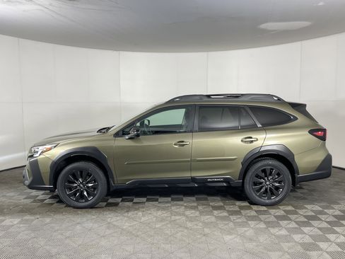 Used 2023 Subaru Outback Onyx Edition image 3