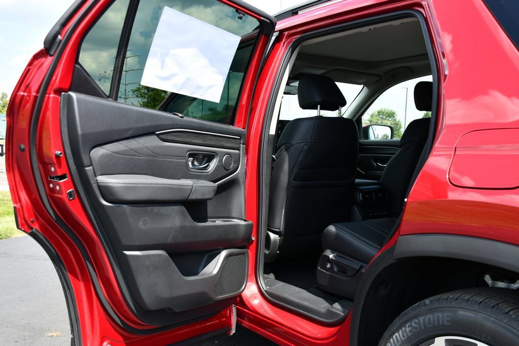 New 2026 Honda Pilot Touring image 18