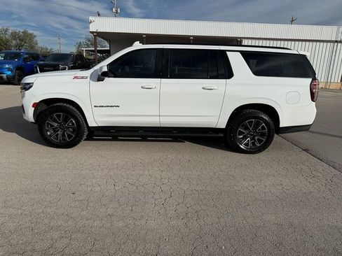 Used 2023 Chevrolet Suburban Z71 image 3