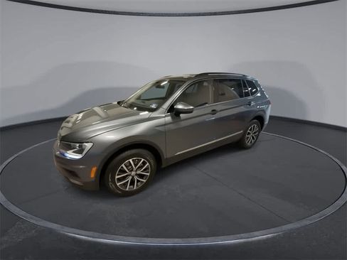 Used 2018 Volkswagen Tiguan SEL image 4