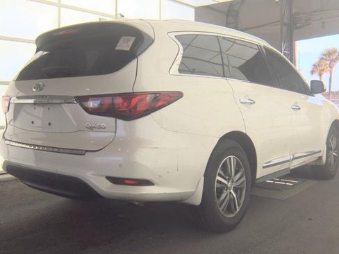 Used 2019 INFINITI QX60 Luxe w/ Essential Package image 9