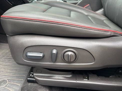 Used 2025 Chevrolet TrailBlazer RS w/ Convenience Package AWD/4WD image 21