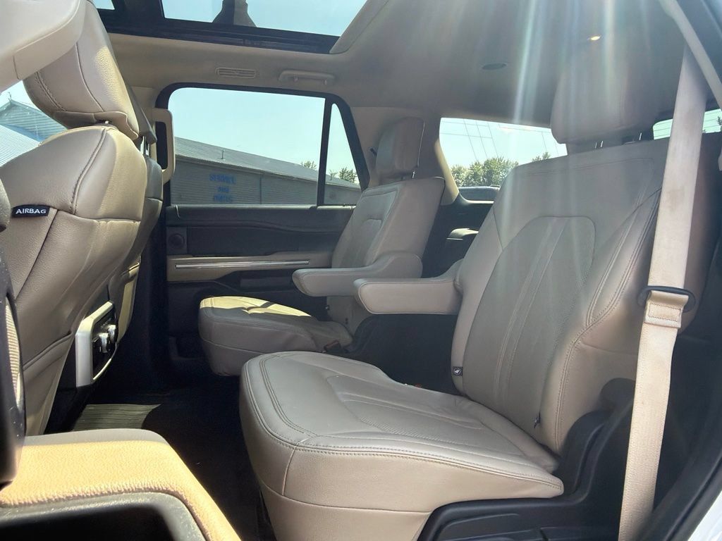 Used 2024 Ford Expedition Limited AWD/4WD image 10