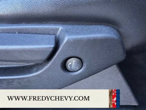 Used 2025 Nissan Pathfinder SL AWD/4WD image 30