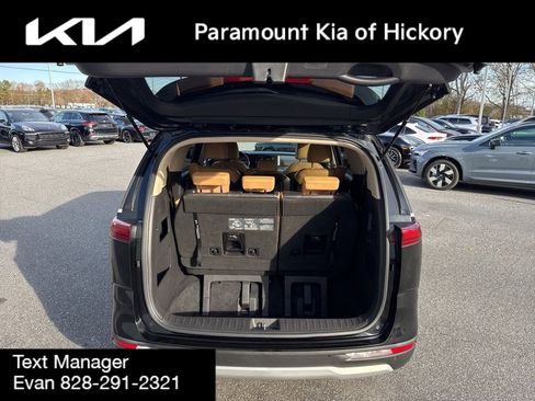 Used 2024 Kia Carnival LX image 10