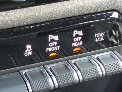 Used 2025 RAM 1500 Big Horn AWD/4WD image 15