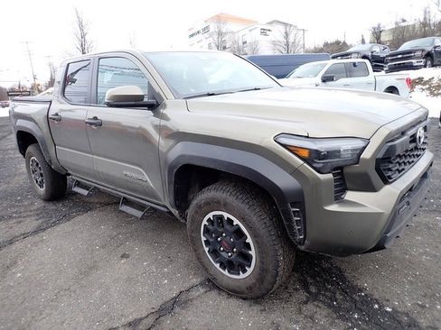 Used 2025 Toyota Tacoma 4x4 Double Cab image 7