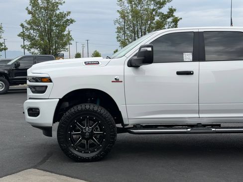 Used 2025 RAM 2500 Big Horn AWD/4WD image 8