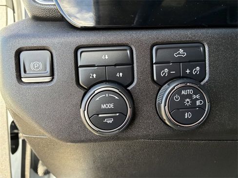 Used 2024 Chevrolet Silverado 2500 LT image 21