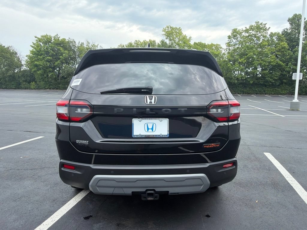 Certified 2025 Honda Pilot TrailSport image 4