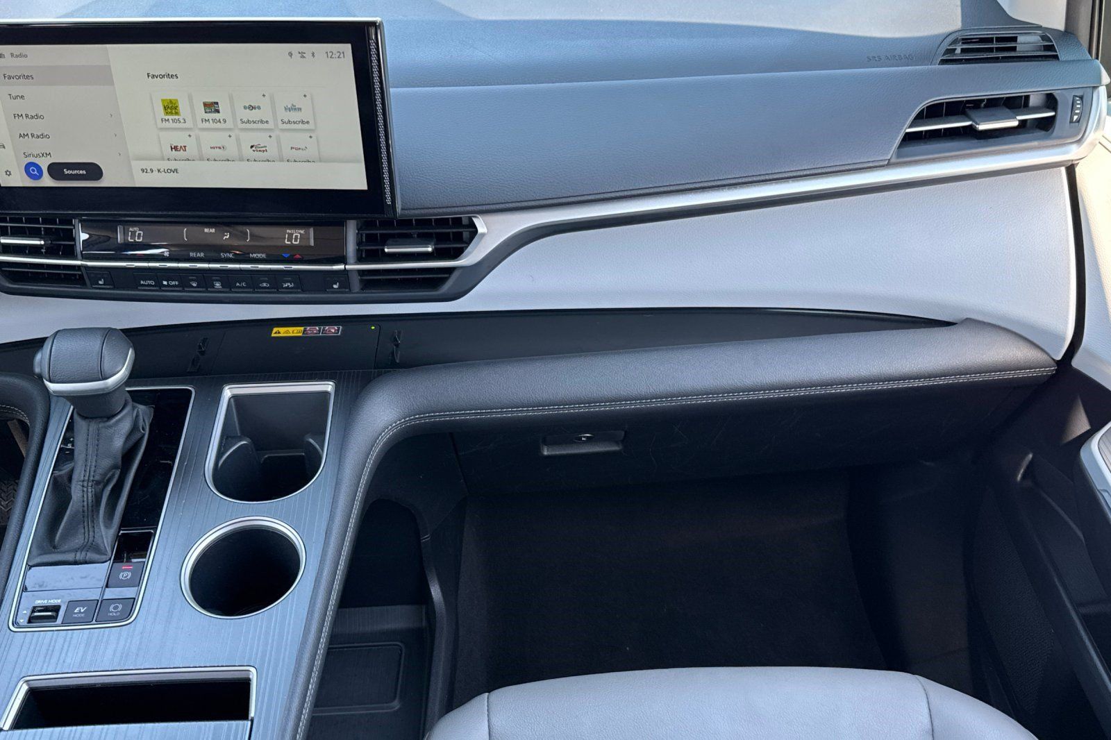 Used 2026 Toyota Sienna XLE FWD image 30