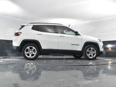 Used 2023 Jeep Compass Latitude image 45
