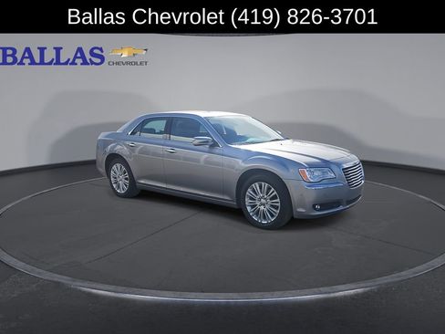 Used 2014 Chrysler 300 C w/ Light Group image 2