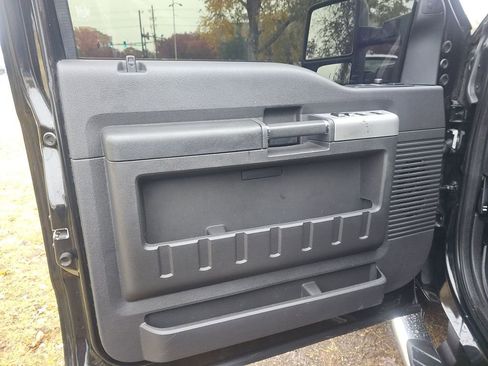 Used 2014 Ford F250 Lariat w/ Lariat Interior Package image 9