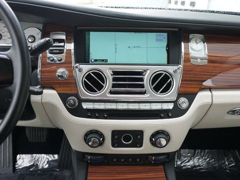 Used 2010 Rolls-Royce Ghost image 16