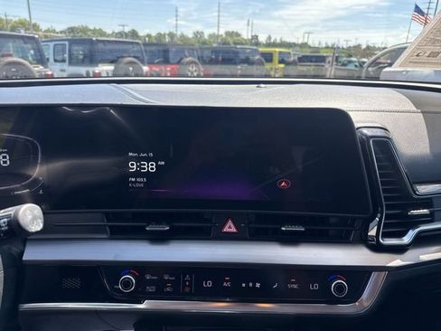Used 2023 Kia Sportage EX FWD image 16