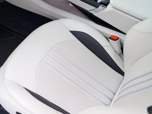 Used 2025 Aston Martin DBX 707 image 16